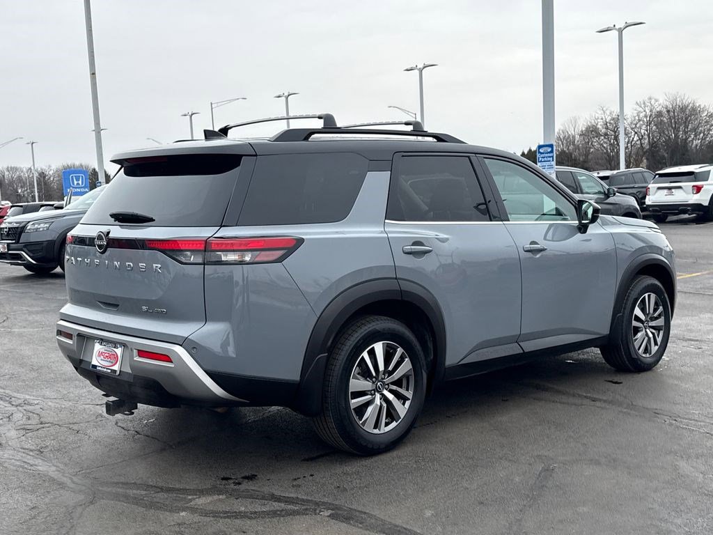 Used 2022 Nissan Pathfinder SL image 11