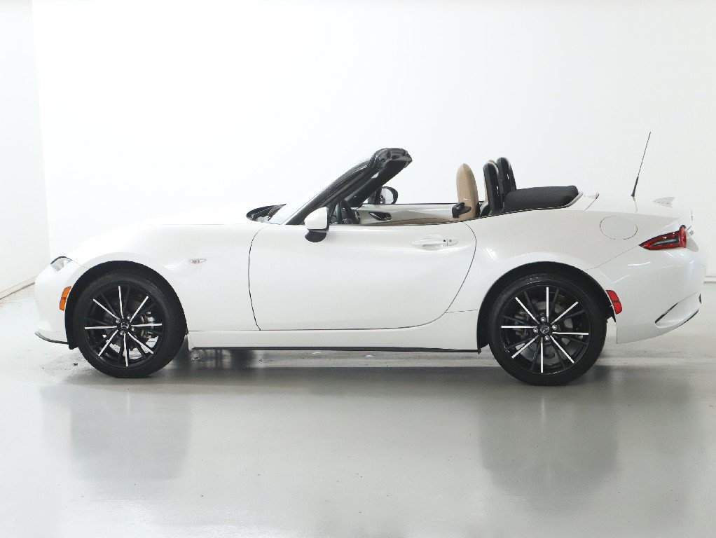Certified 2024 MAZDA MX-5 Miata Grand Touring RWD image 39