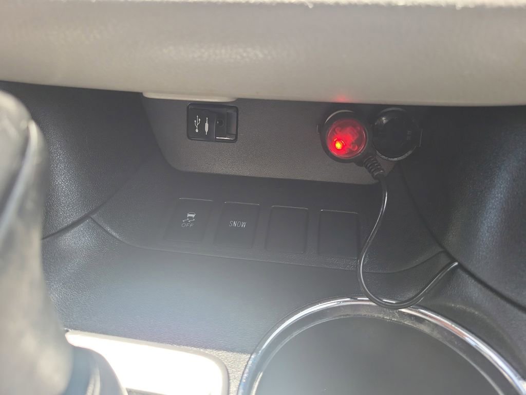 Used 2015 Toyota Highlander Plus FWD image 23