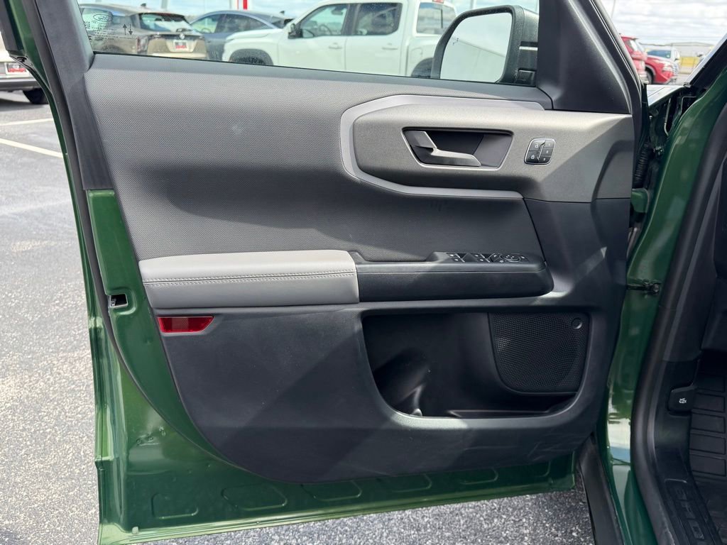 Used 2025 Ford Bronco Sport Badlands image 14