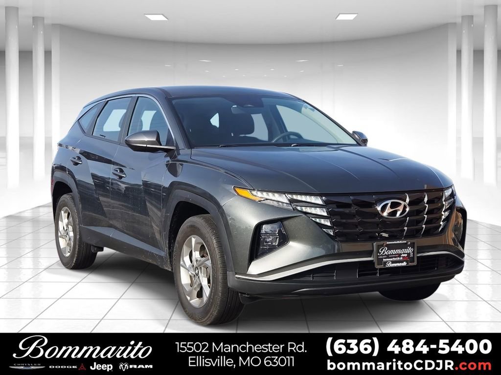 Used 2023 Hyundai Tucson SE image 1