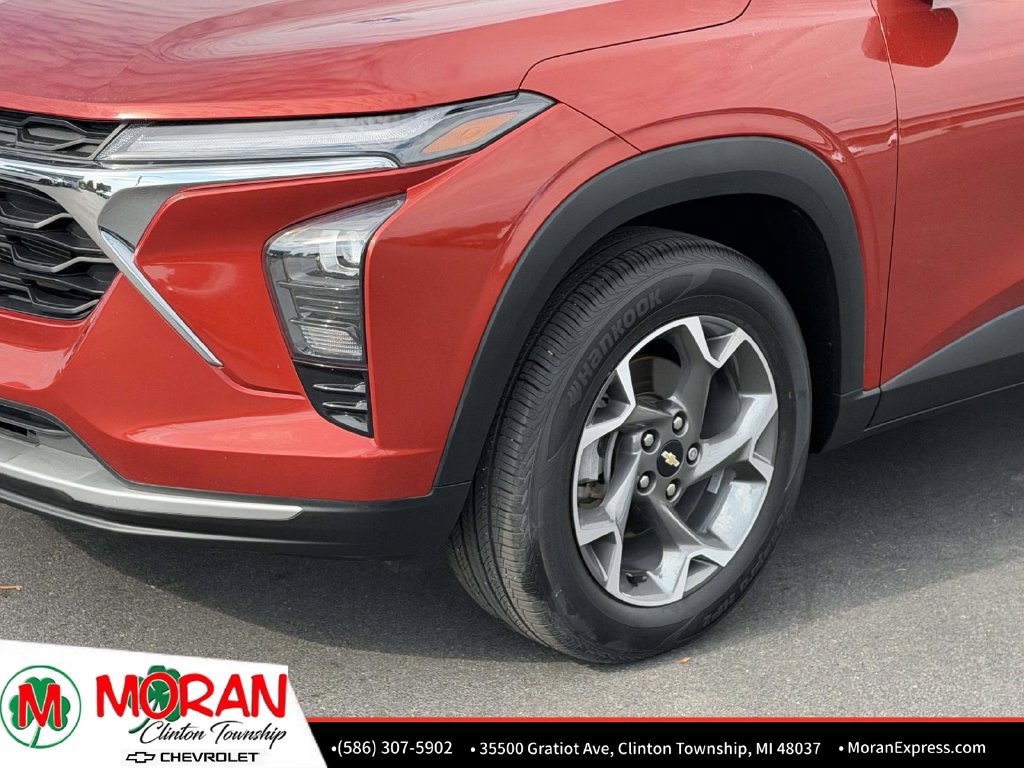 Certified 2024 Chevrolet Trax LT w/ Driver Confidence Package FWD image 10