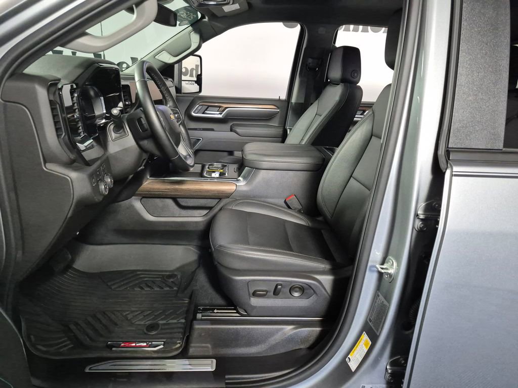 Used 2025 Chevrolet Silverado 2500 LT w/ All Star Edition AWD/4WD image 9