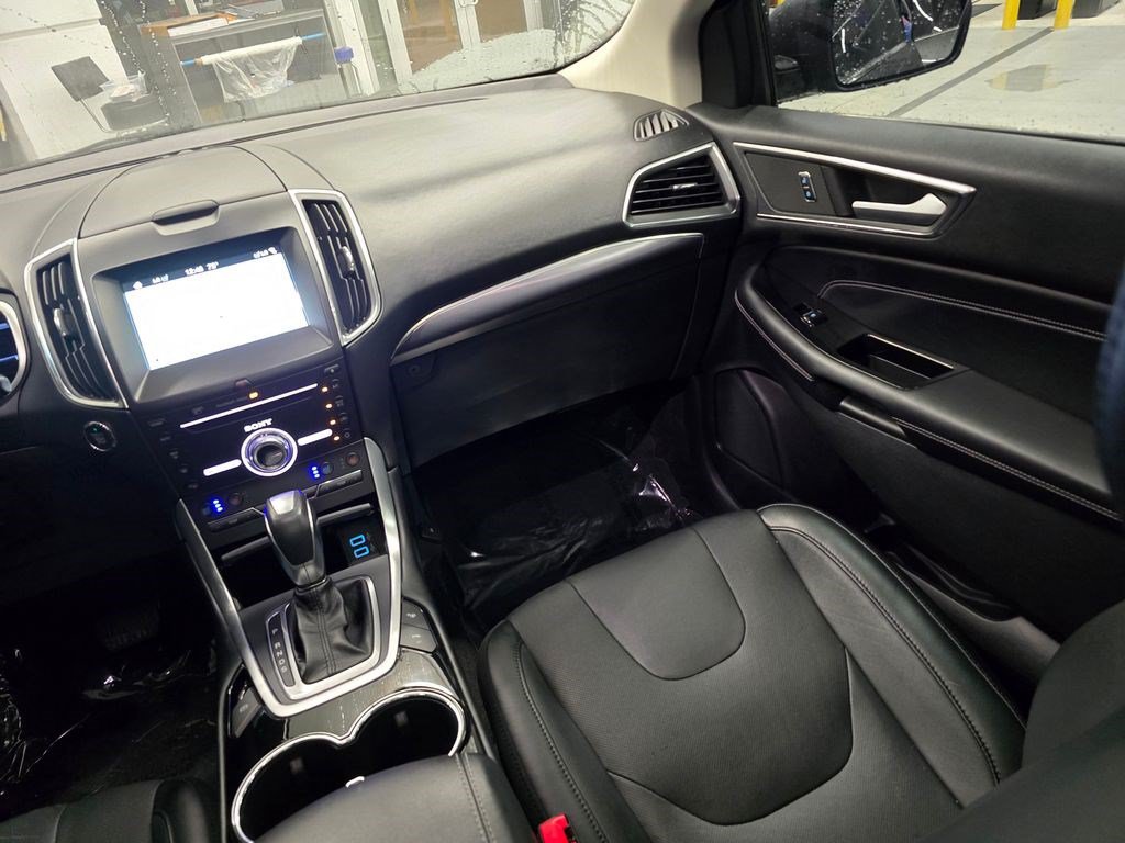 Used 2018 Ford Edge Titanium w/ Equipment Group 302A AWD/4WD image 37