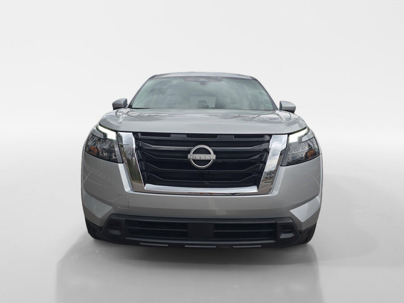 Used 2025 Nissan Pathfinder SV image 8