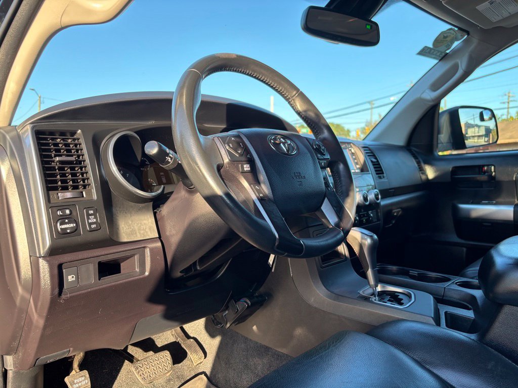 Used 2018 Toyota Sequoia TRD Sport AWD/4WD image 17
