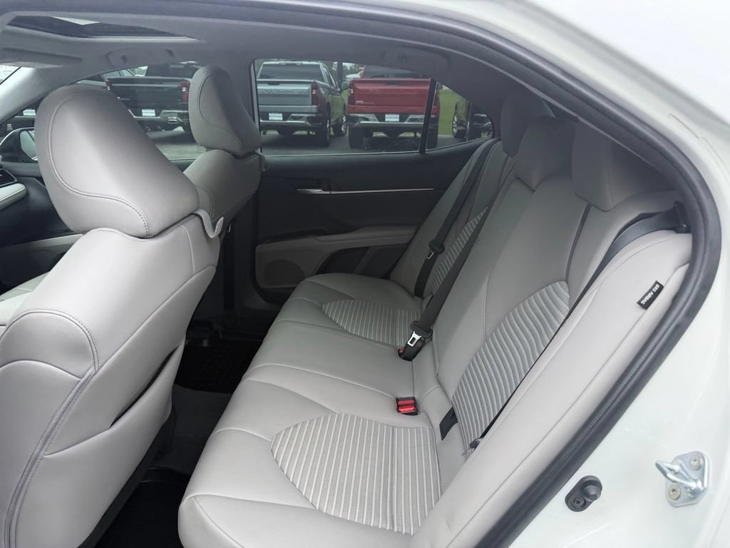 Used 2023 Toyota Camry SE w/ Audio Upgrade Package FWD image 6