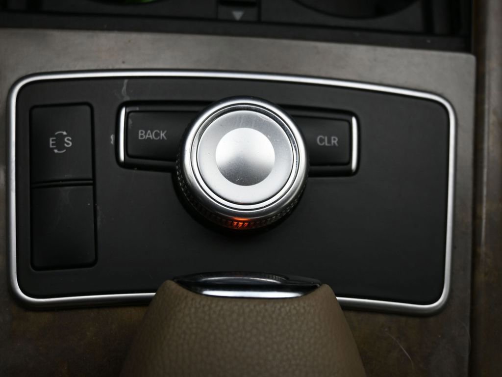 Used 2011 Mercedes-Benz E 350 4MATIC Wagon image 26