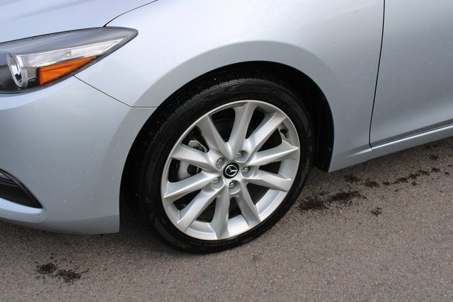 Used 2017 MAZDA MAZDA3 Touring image 11