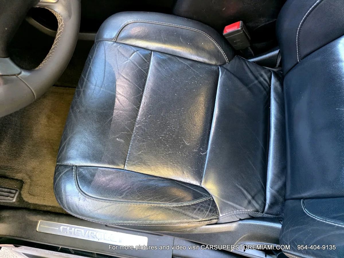 Used 2018 Chevrolet Suburban LT RWD image 28