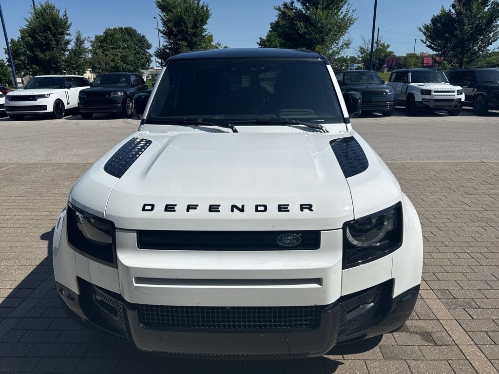 Certified 2025 Land Rover Defender 110 X-Dynamic SE AWD/4WD image 2
