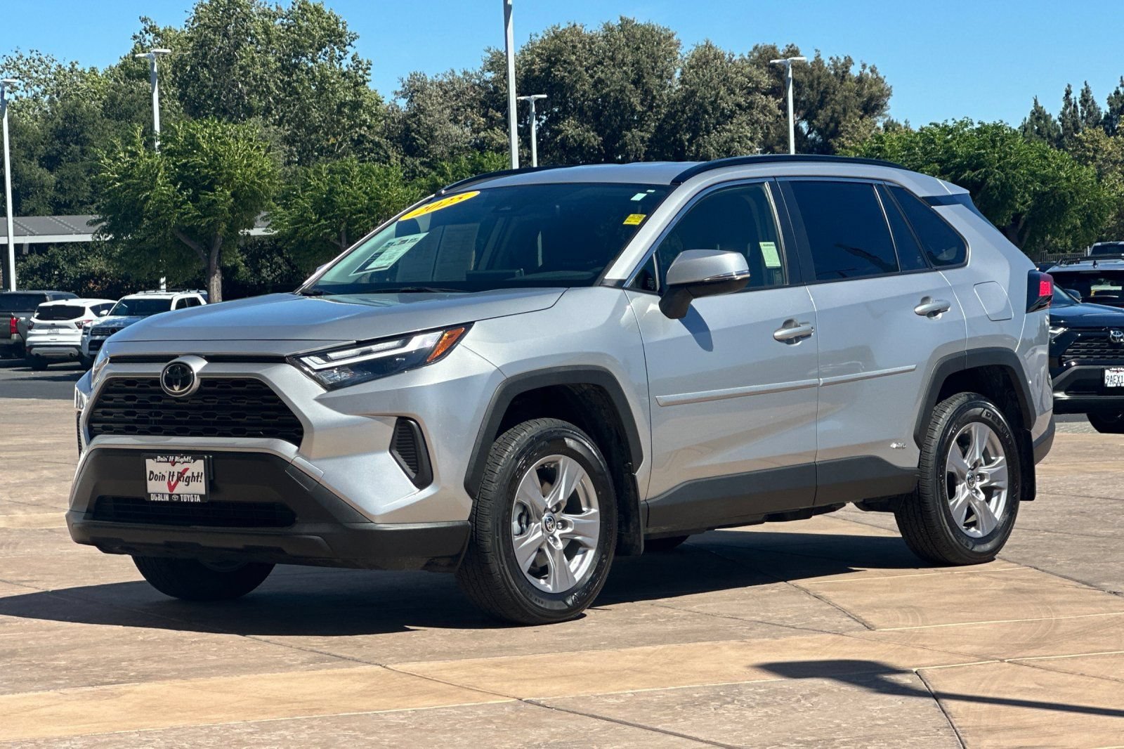 Used 2025 Toyota RAV4 XLE AWD/4WD image 8
