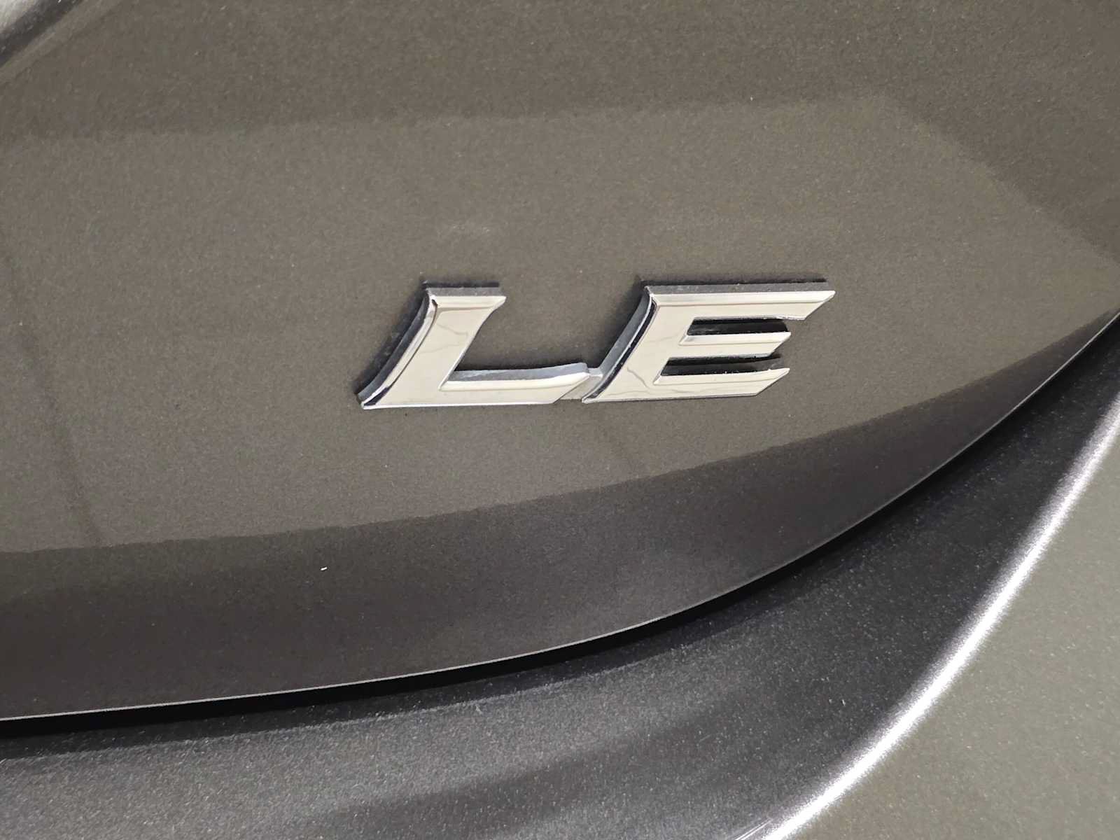 Used 2018 Toyota Camry LE FWD image 7