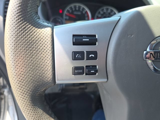 Used 2015 Nissan Frontier SL w/ Moonroof Package AWD/4WD image 21