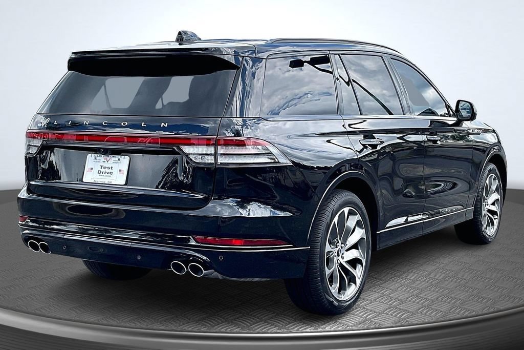 Used 2026 Lincoln Aviator AWD w/ Jet Appearance Package image 7