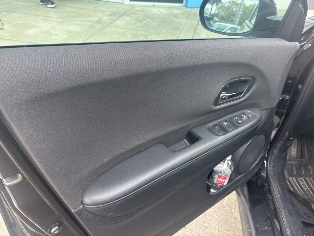 Used 2019 Honda HR-V LX image 6