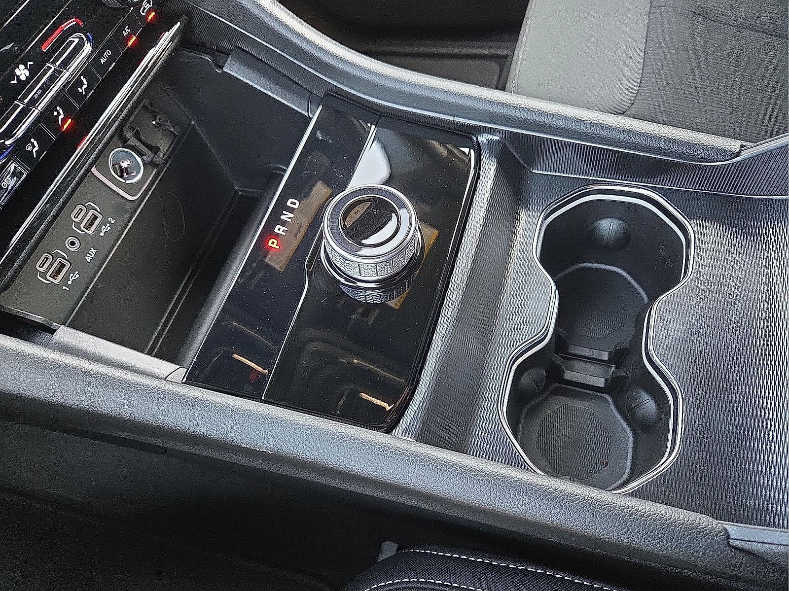 Used 2025 Jeep Grand Cherokee L Laredo image 25