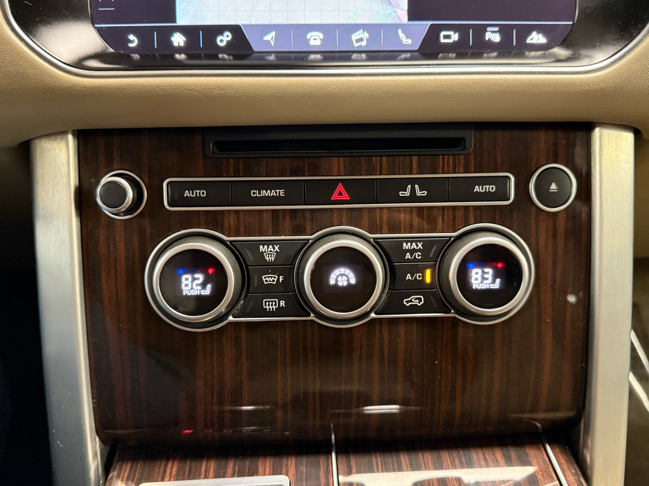 Used 2017 Land Rover Range Rover HSE image 20