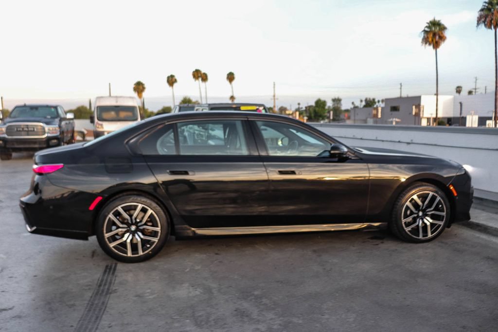 Used 2024 BMW 740i RWD image 13