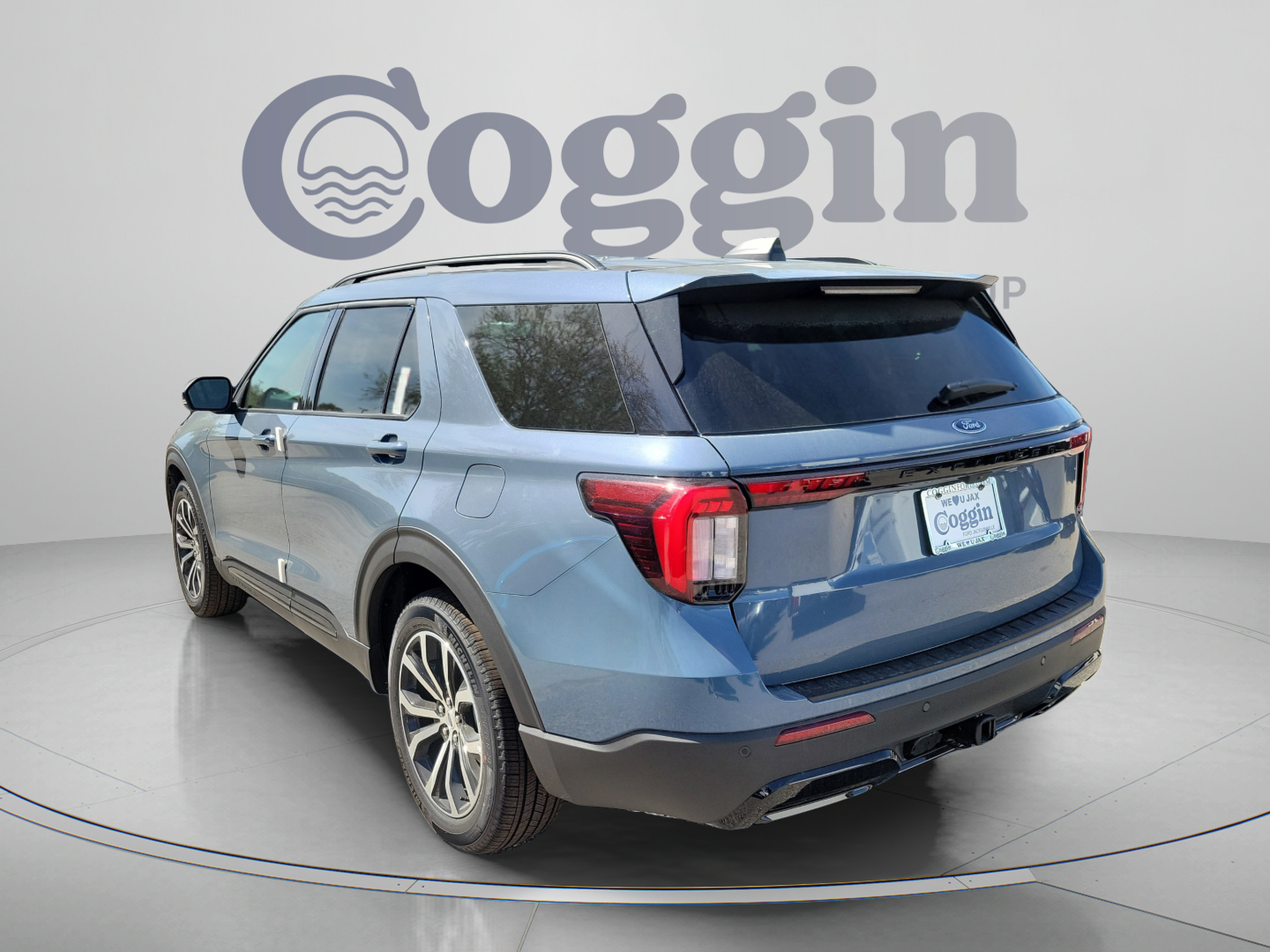 New 2026 Ford Explorer ST-Line RWD image 2