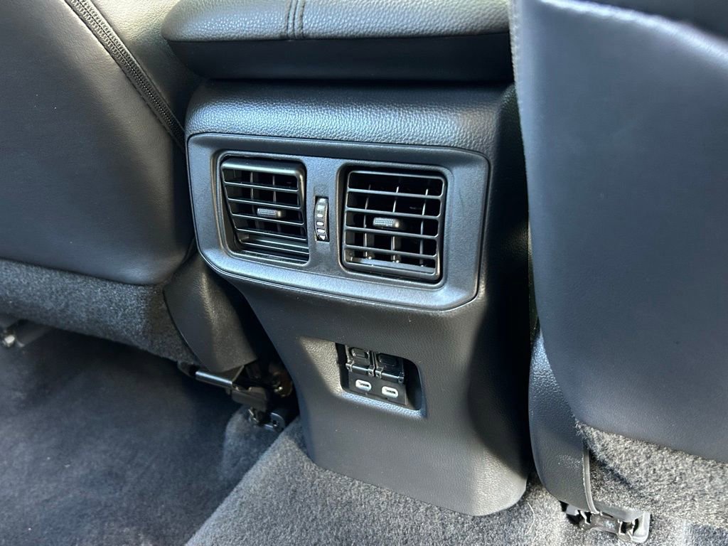 Used 2023 Toyota RAV4 XLE Premium image 43