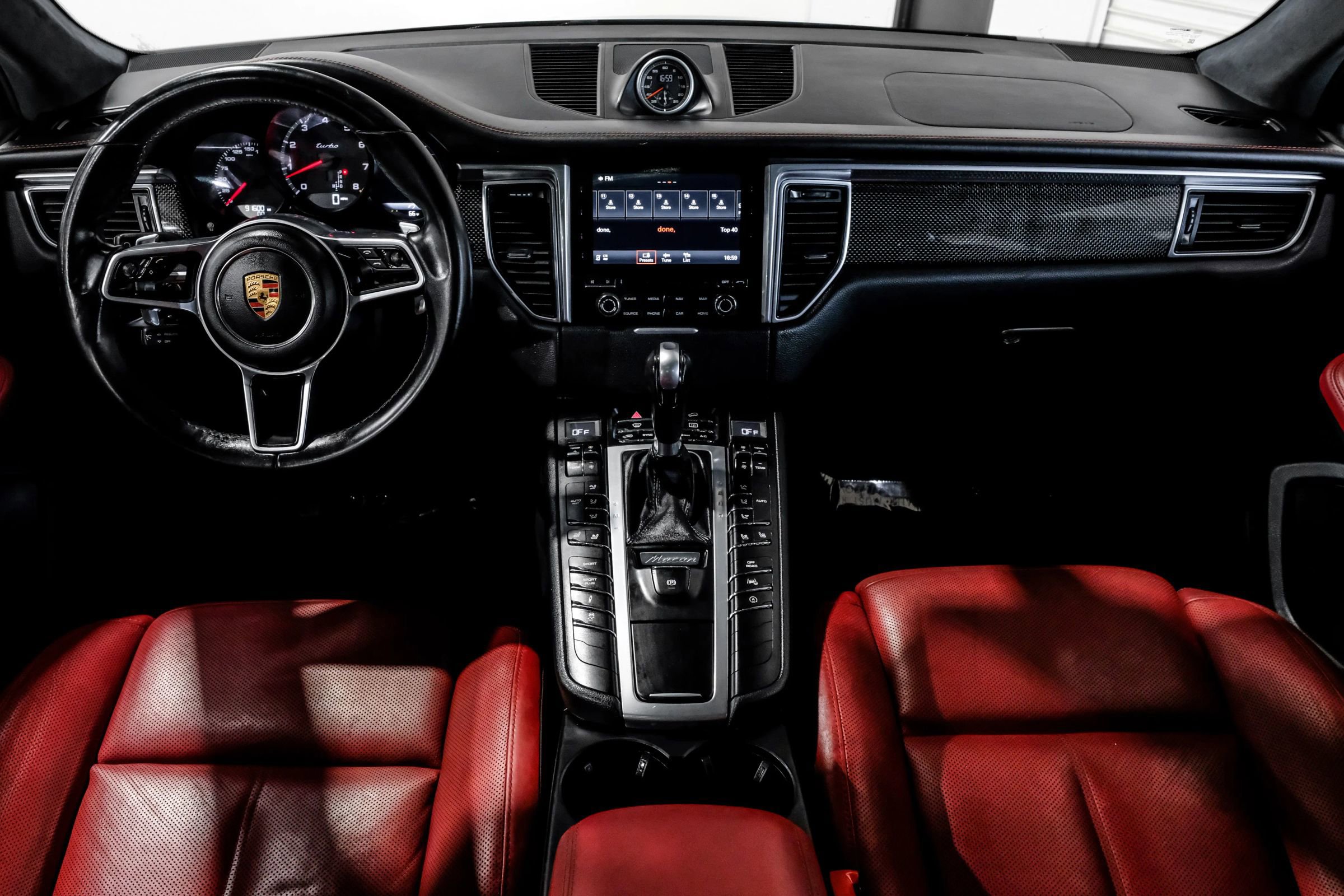 Used 2017 Porsche Macan Turbo image 16