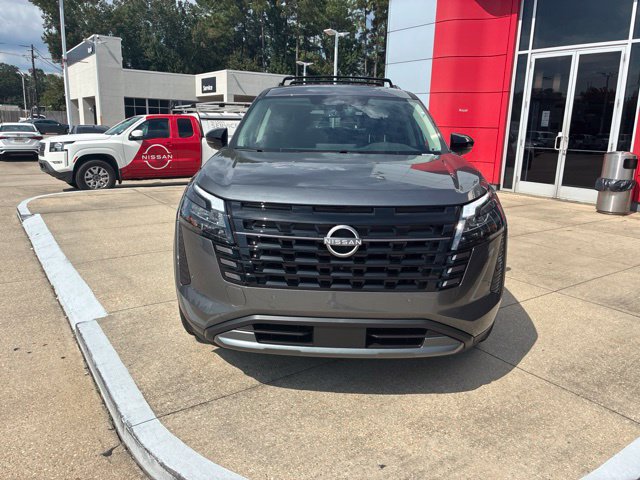 New 2026 Nissan Pathfinder SL w/ SL Premium Package FWD image 2