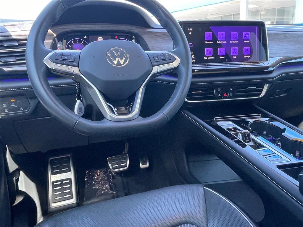 Used 2024 Volkswagen Atlas SEL Premium R-Line image 9