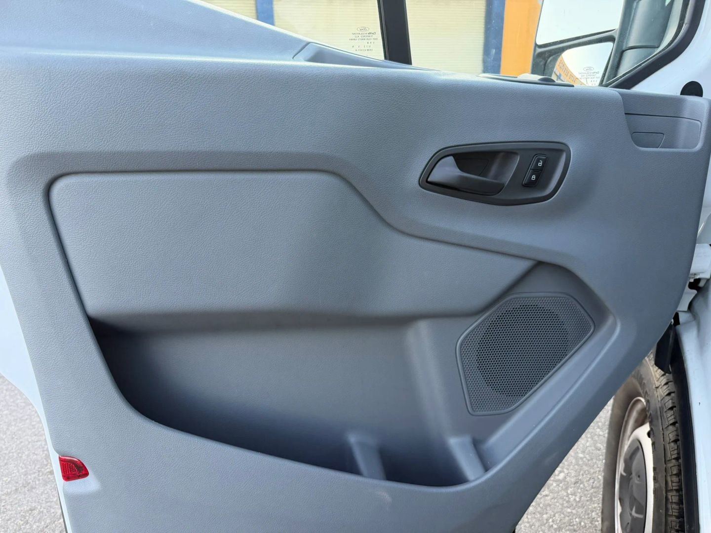 Used 2016 Ford Transit 150 130 Low Roof RWD image 9