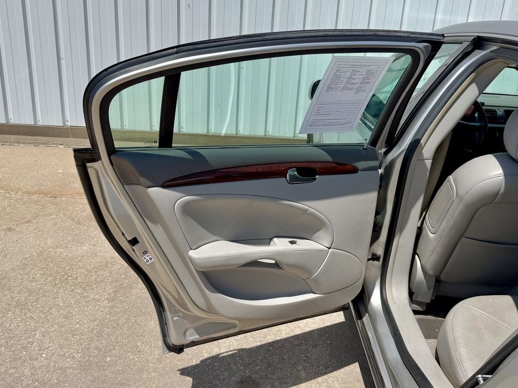 Used 2007 Buick Lucerne CXL w/ Luxury Package FWD image 15