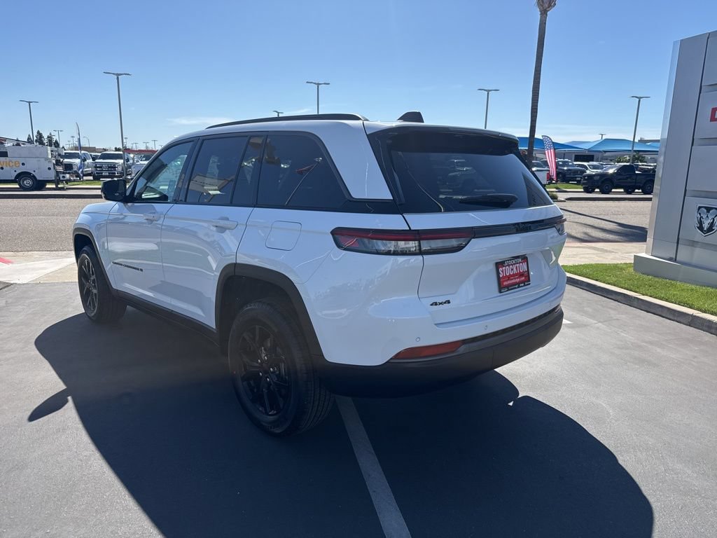 New 2026 Jeep Grand Cherokee Altitude AWD/4WD image 8