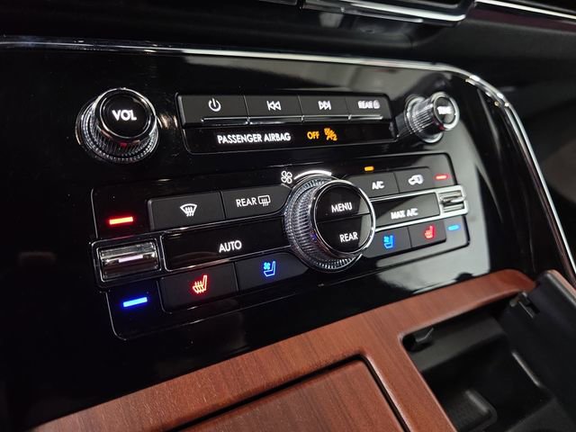 Certified 2023 Lincoln Navigator L Reserve image 19