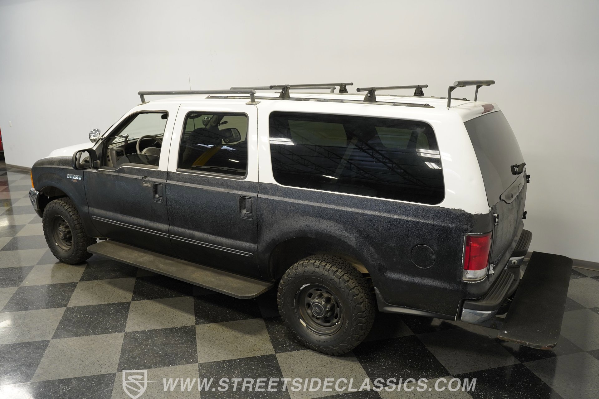 Used 2000 Ford Excursion XLT image 24