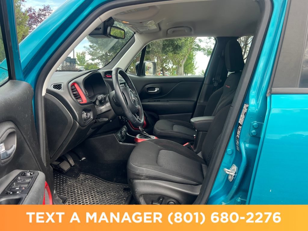 Used 2022 Jeep Renegade Trailhawk AWD/4WD image 13