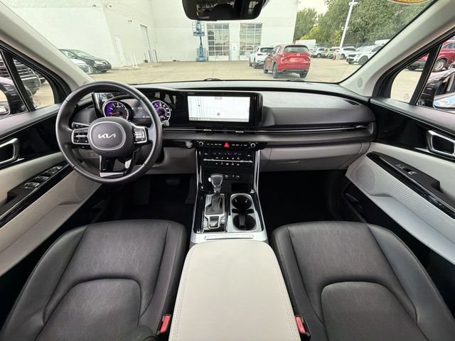 Used 2023 Kia Carnival EX FWD image 12
