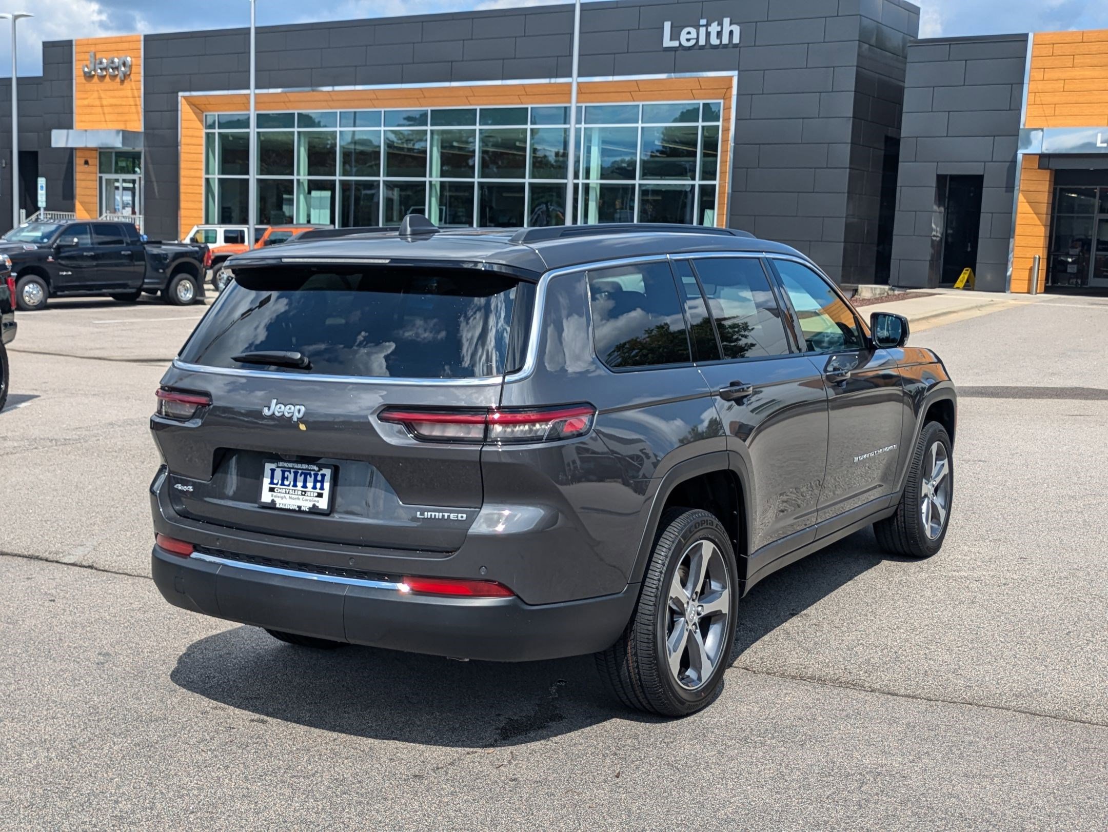 New 2025 Jeep Grand Cherokee L Limited image 5