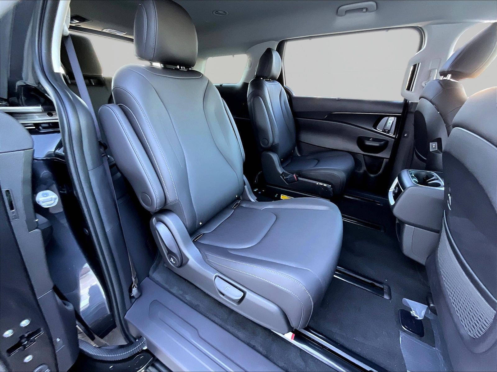 New 2027 Kia Carnival EX FWD image 20