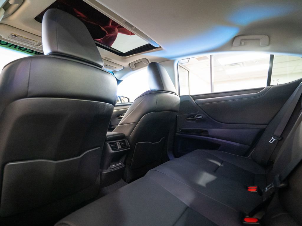 Used 2024 Lexus ES 350 w/ Premium Package image 12