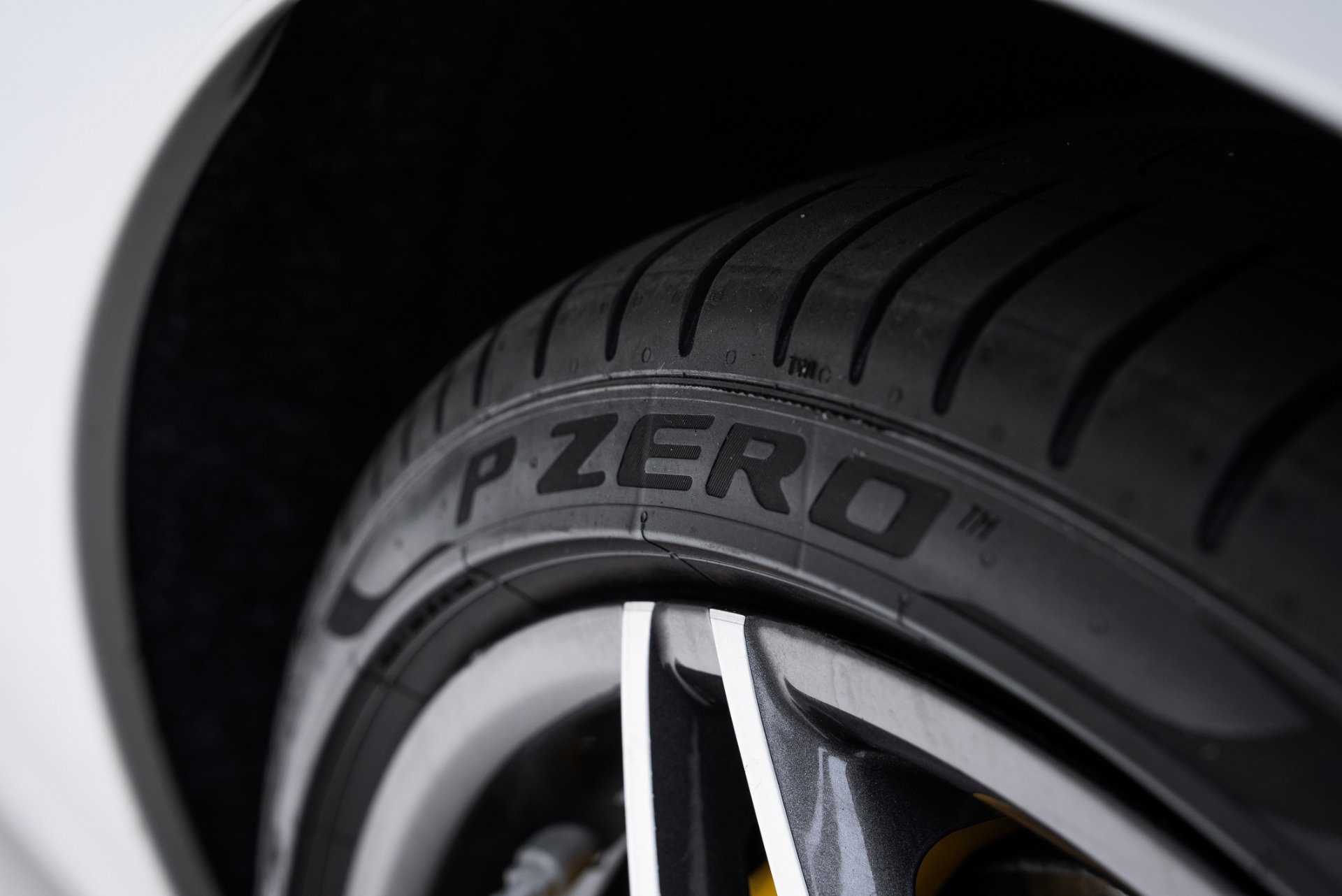 Used 2016 Ferrari California T image 41