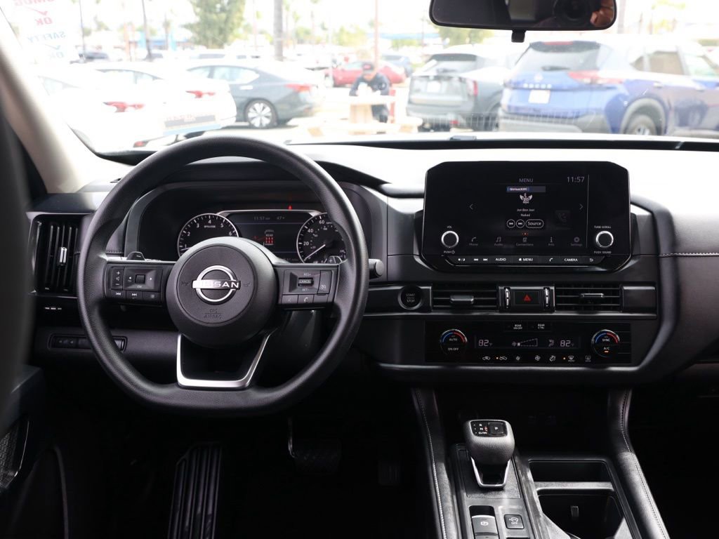 Used 2025 Nissan Pathfinder S w/ Cargo Package image 22