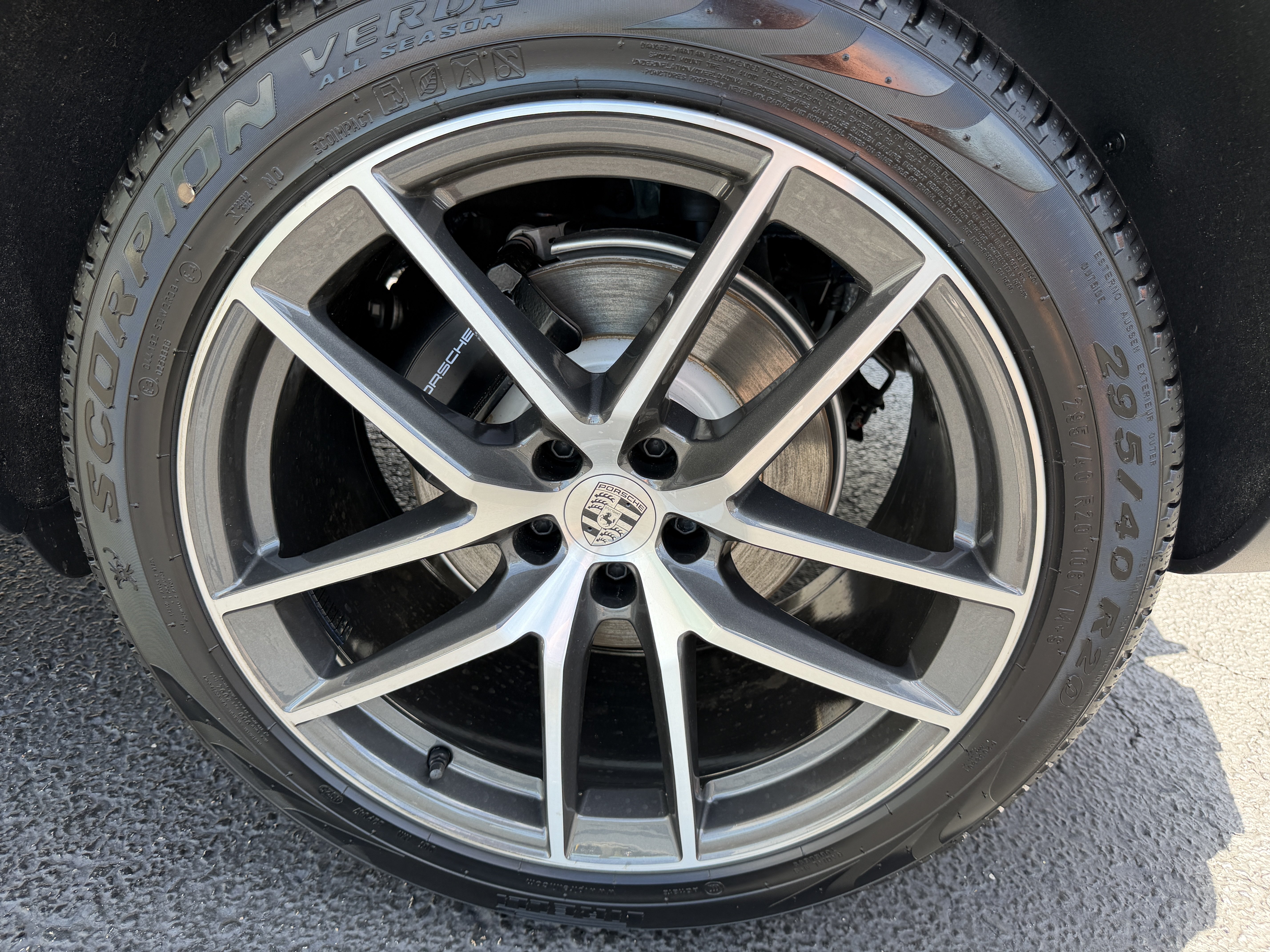 New 2026 Porsche Macan AWD/4WD image 8