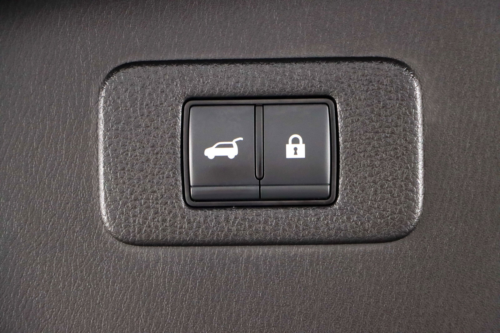 Used 2024 Nissan Armada SL w/ Midnight Edition Package image 33