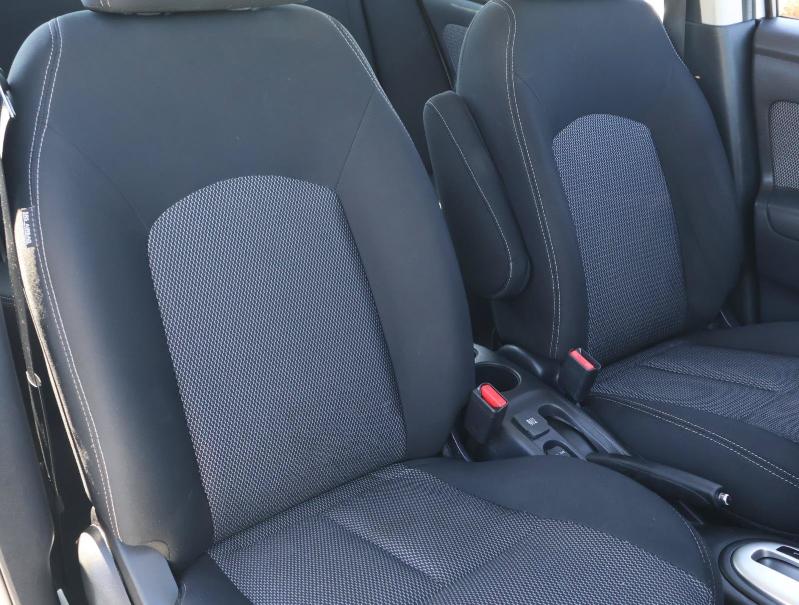 Used 2015 Nissan Versa SV FWD image 14