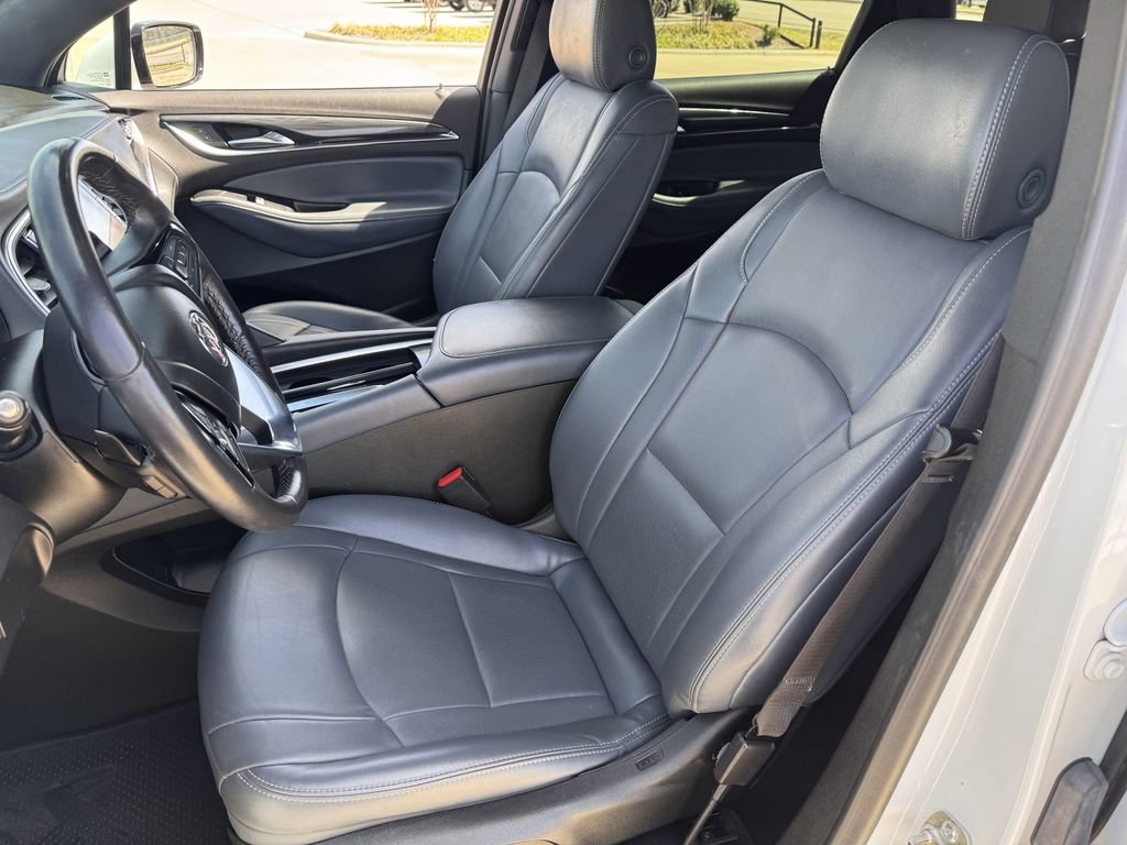 Used 2024 Buick Enclave Essence image 23