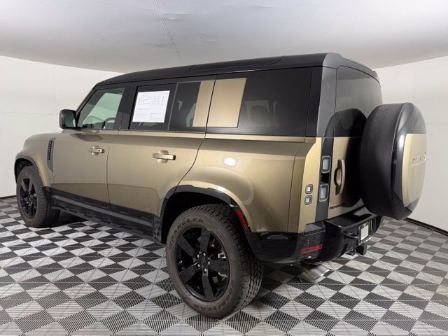 Used 2026 Land Rover Defender 110 X-Dynamic SE AWD/4WD image 4