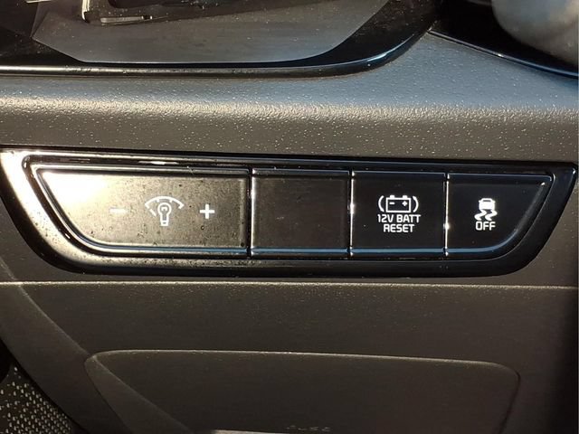 Used 2024 Kia Niro EX Touring FWD image 18