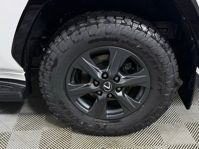 New 2025 Lexus LX 700h Overtrail image 13