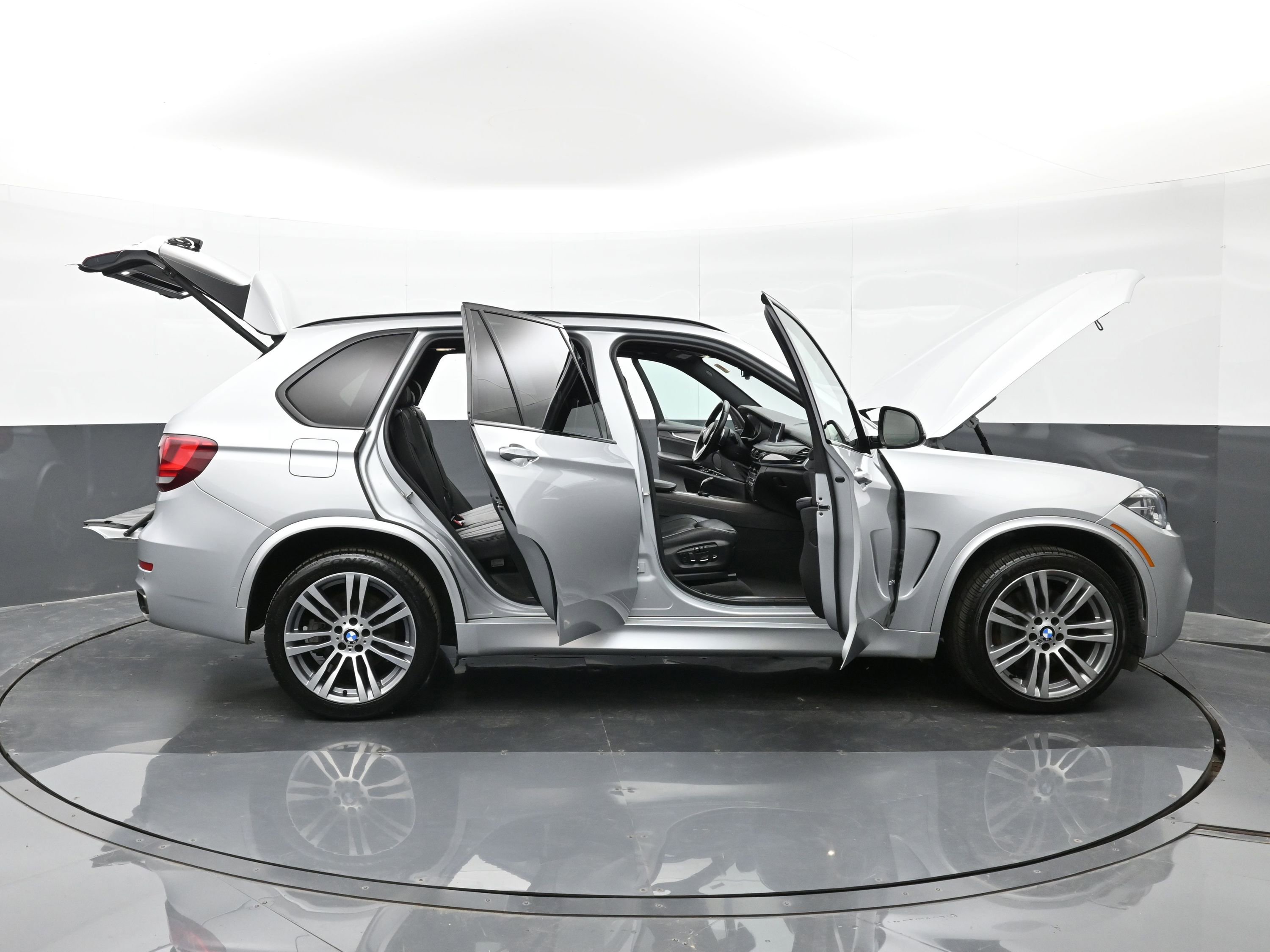 Used 2017 BMW X5 xDrive50i image 48