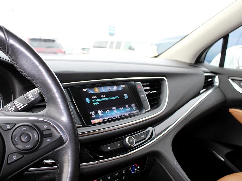 Used 2018 Buick Enclave Essence image 16