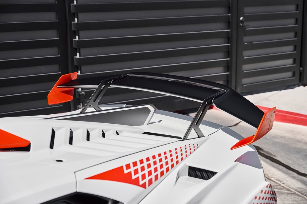 Used 2024 Lamborghini Huracan STO RWD image 15